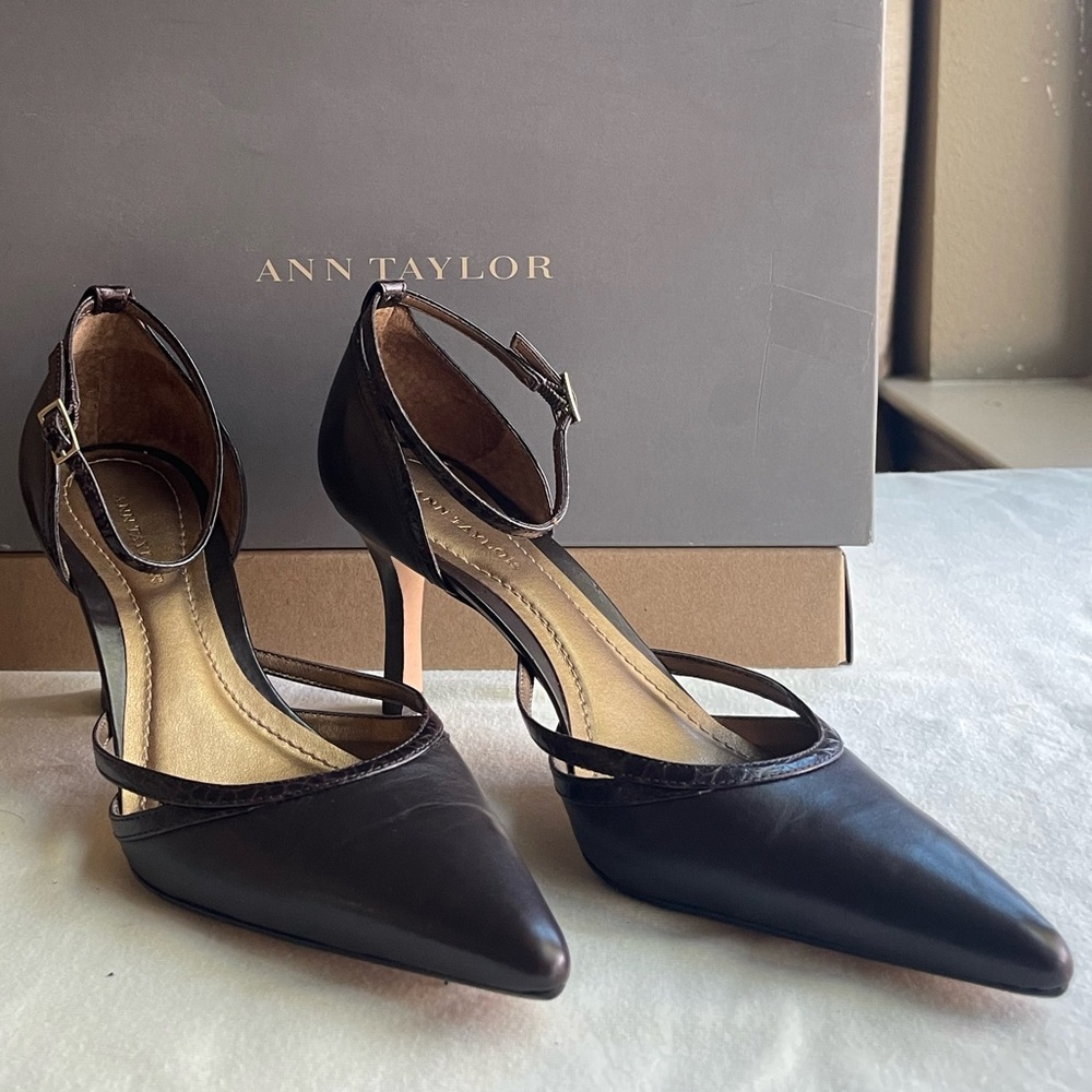 Ann Taylor Heels NEW!! Size 5 Slingback dark brown leather